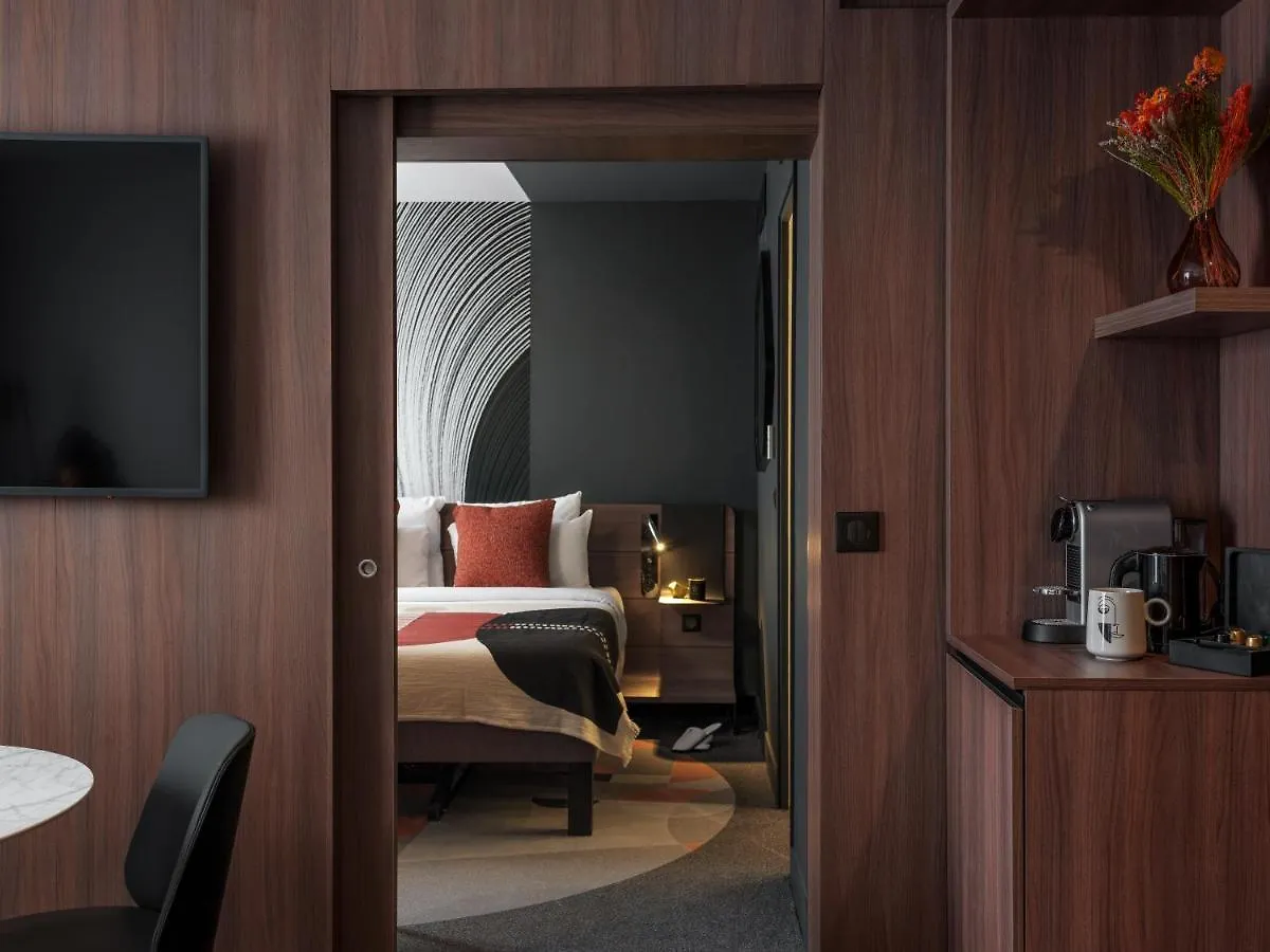 فندق نوفوتيل فوجيرارد مونبارناس 4*